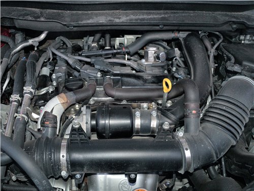 Lexus RX (2020) моторный отсек
