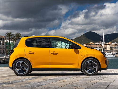 Renault Twingo E-Tech вид сбоку
