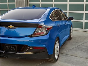 Chevrolet Volt 2016 вид сзади