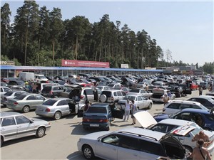 Цены на автомобили с пробегом в России постепенно снижаются