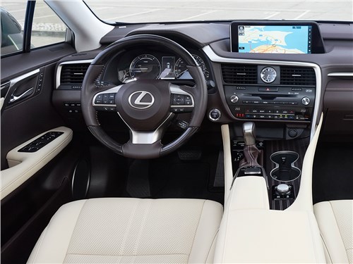 Lexus RX 2016 водительское место