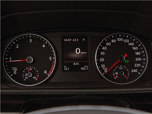 Volkswagen Multivan 2015 приборная панель
