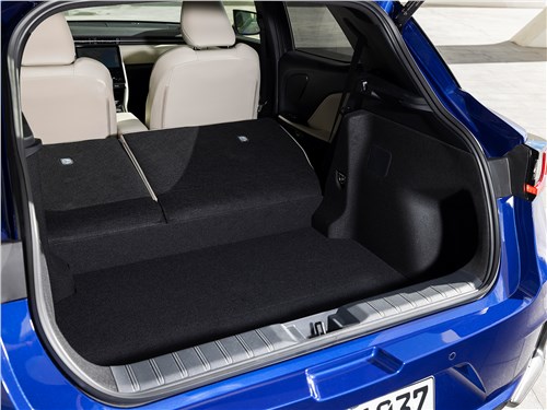 Lexus LBX (2025) багажное отделение