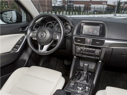 Mazda CX-5 2015 салон