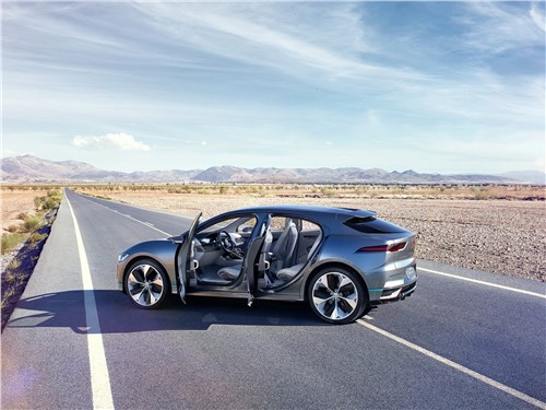 Jaguar I-Pace Concept 2016 вид сбоку с открытыми дверями