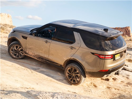 Land Rover Discovery 2017 вид сверху