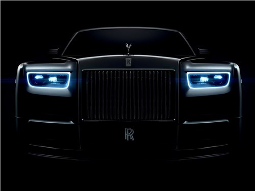 Rolls-Royce Phantom 2018 вид спереди