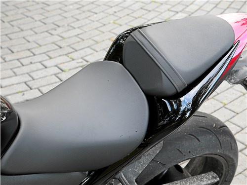 Suzuki GSX-S1000F ABS сиденье