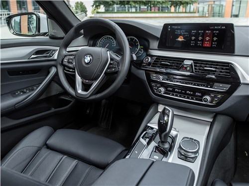 BMW 520d xDrive 2017 салон
