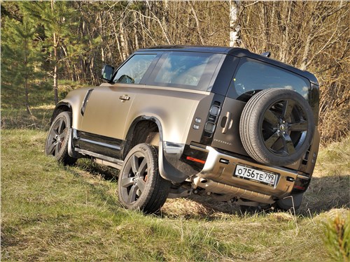 Land Rover Defender 90 (2020) вид сзади