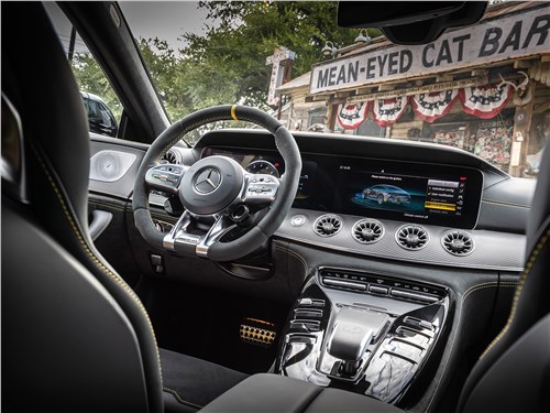 Mercedes-AMG GT 4-Door Coupe 2019 салон
