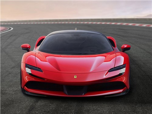 Ferrari SF90 Stradale 2020 вид спереди