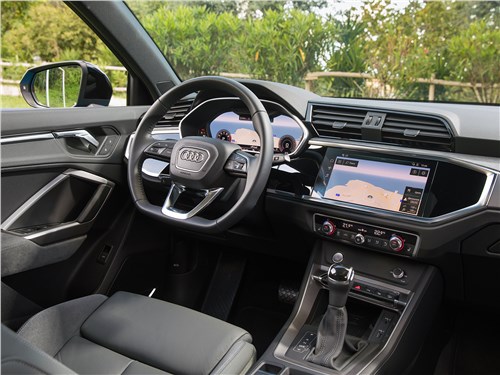 Audi Q3 2019 салон