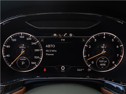 Bentley Continental GT V8 (2020) приборная панель