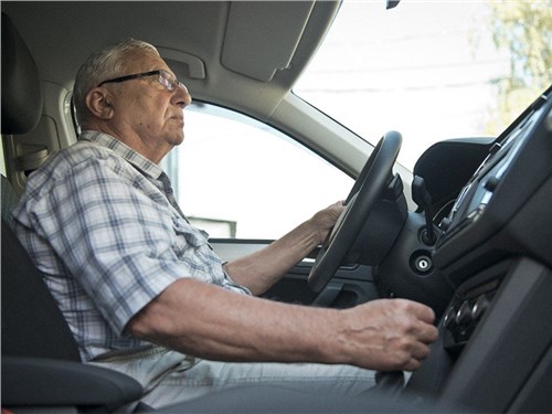 Водители пожилого возраста водят аккуратнее!