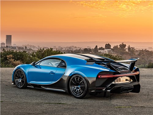 Bugatti Chiron Pur Sport (2021) вид сзади