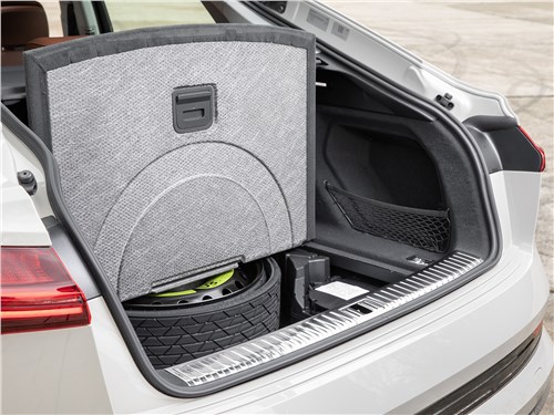 Audi e-tron Sportback (2021) багажное отделение