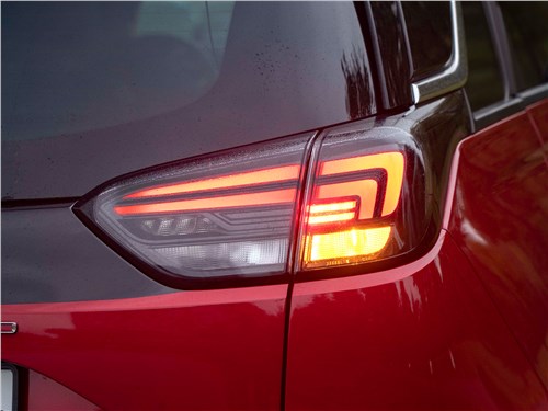 Opel Crossland (2021) задний фонарь