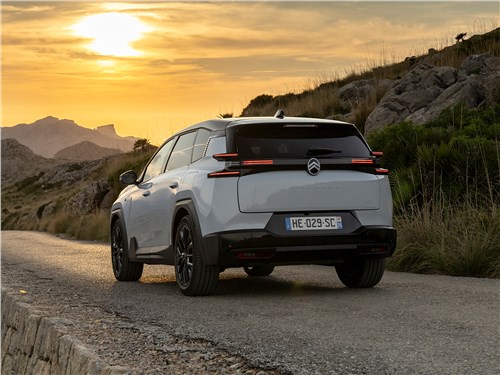 Citroen C5 Aircross (2026) вид сзади