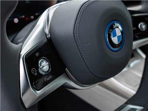BMW i7 (2023) руль