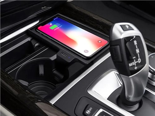 Новость про BMW - Автомобили BMW выводят из строя новые iPhone 15 