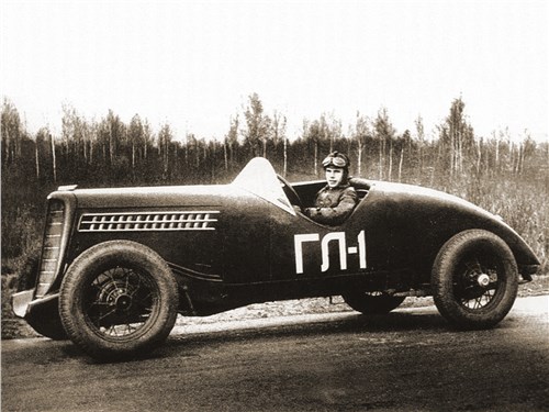 Последователь «Ударника» — первый советский гоночный автомобиль заводской постройки ГАЗ-ГЛ-1