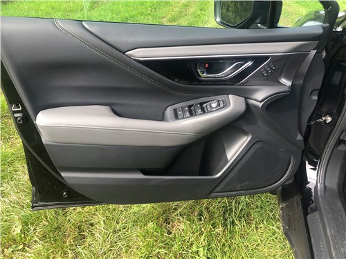 Subaru Outback (2022) дверь