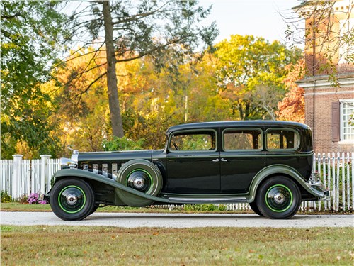 Порядка 80% Cadillac V16 было построено с закрытыми кузовами. Тем ценнее сохранившиеся родстеры и кабриолеты!