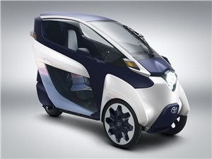 Трехколесный электрокар Toyota iRoad выходит на японские дороги