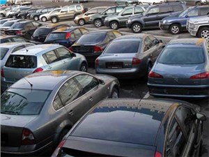 Автомобили в России продолжают дорожать