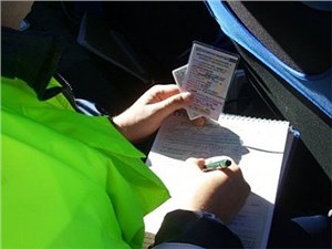 Поправки в ПДД вступают в силу с завтрашнего дня