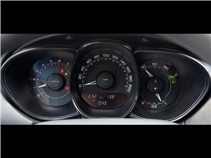 Lada Vesta 2015 приборная панель