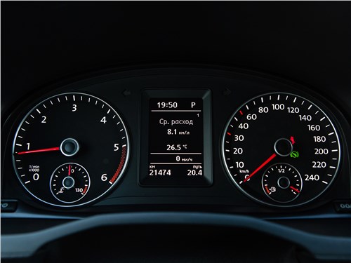 Volkswagen Caddy Maxi 2016 приборная панель