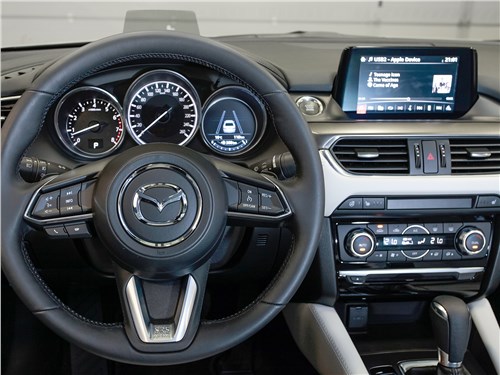 Mazda 6 2016 водительское место