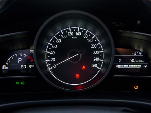 Mazda 3 sedan 2017 приборная панель