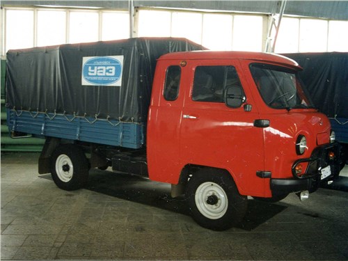 6. Бортовой грузовик УАЗ, выпускающийся с конца 1950-х, 