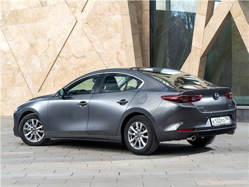 Mazda 3 2019 вид сзади