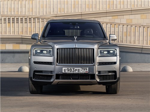 Rolls-Royce Cullinan 2019 вид спереди