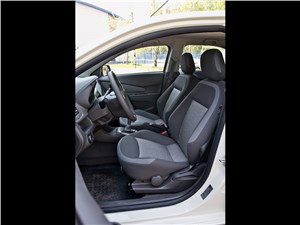 Chevrolet Cobalt 2013 передние кресла