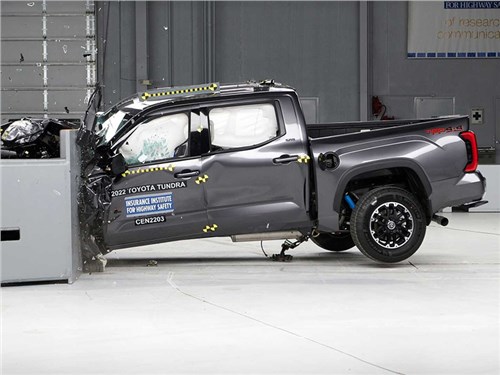 Новость про Toyota - Toyota Tundra оказалась одним из самых безопасных автомобилей в мире
