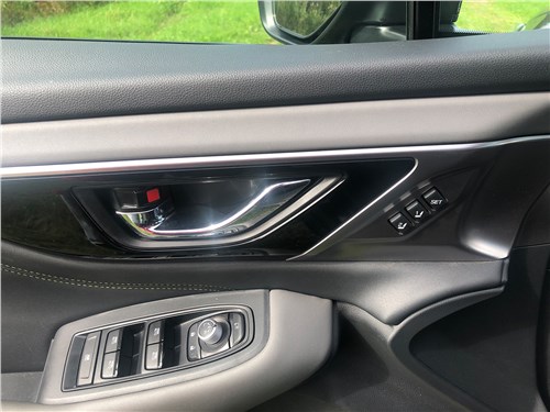 Subaru Outback (2022) дверь