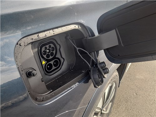 Предпросмотр evolute i-space 4x4 (2026) розетка