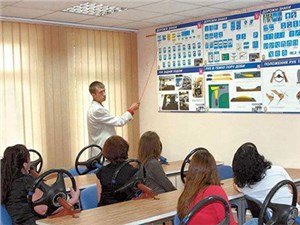 МДВ России предлагает не допускать к экзаменам тех, кто обучался вождению экстерном