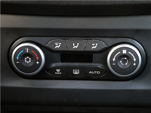 Lada XRay 2015 климат-контроль