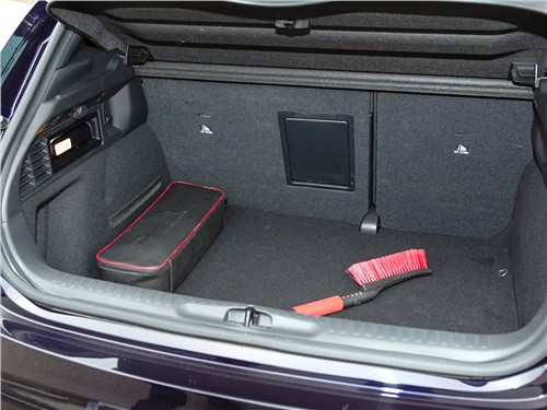 Citroen DS4 2012 багажное отделение