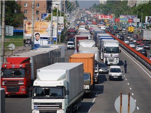 Дума продумала наказание для грузовиков на МКАД и ТТК