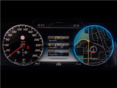 Mercedes-Benz S-Class 2018 приборная панель