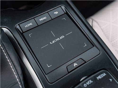Lexus UX 200 2019 тачпад