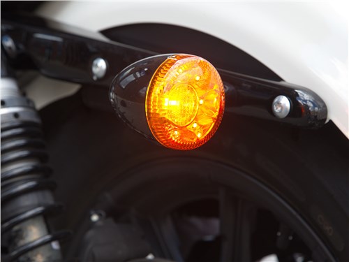 Harley-Davidson Iron 1200 задний фонарь