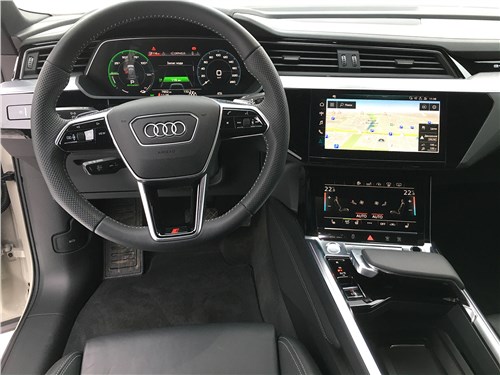 Audi e-tron (2020) салон